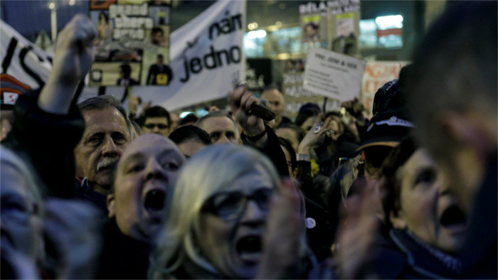 Fitch: Economy should withstand the political crisis