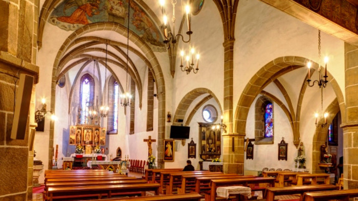Descubiertas las pinturas al fresco en la iglesia gótica de San Pedro de Alcántara 