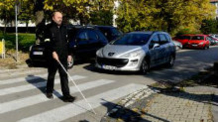 Nevidiaci na cestách