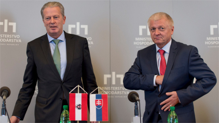 Ministros de Economía de Austria y Eslovaquia debatieron el proyecto del Tratado de Libre Comercio entre la UE y los EE.UU.