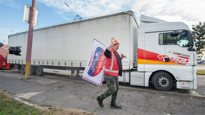 Continúan las negociaciones entre los transportistas y el Ministerio de Finanzas