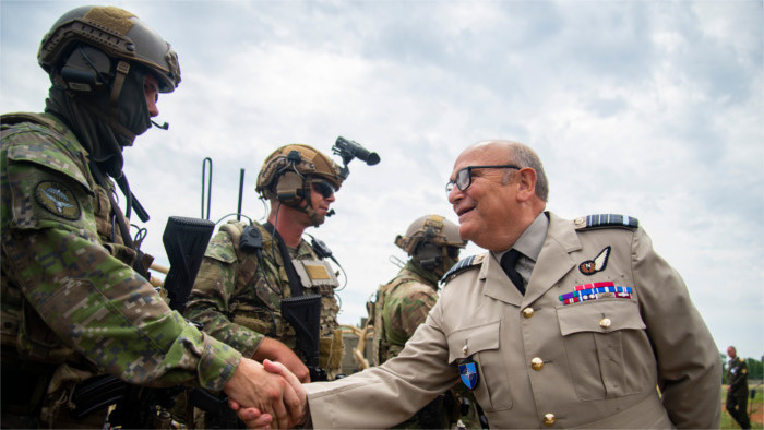 Jefe de la Diplomacia eslovaca recibe a presidente del Comité Militar de la OTAN