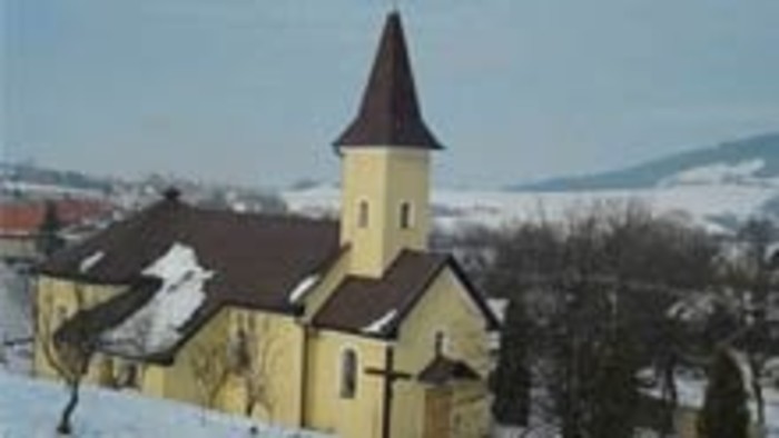 V Radobici svieti netradičný vianočný stromček