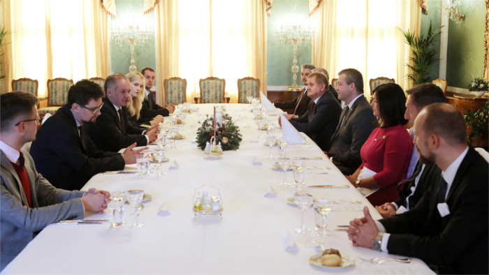 El presidente Andrej Kiska recibe a nuevos jefes de las regiones