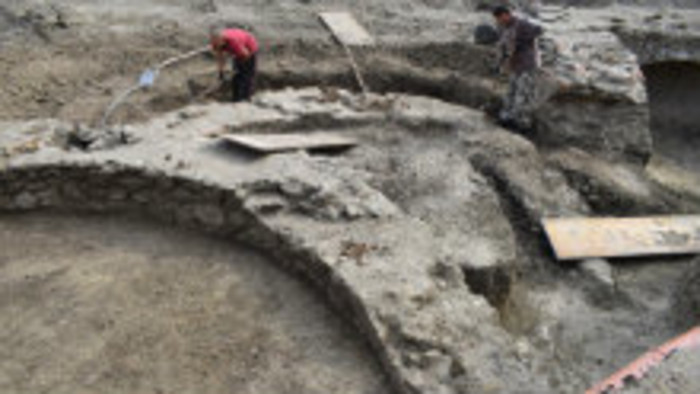 Nitrianski archeológovia rekonštruujú kniežaciu hrobku 