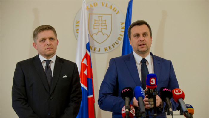 Poll: voters prefer a Smer-led coalition