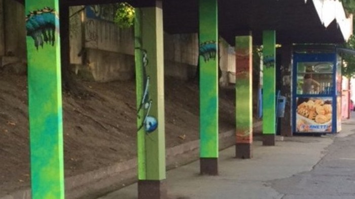 Volunteers clean up Bratislava train station