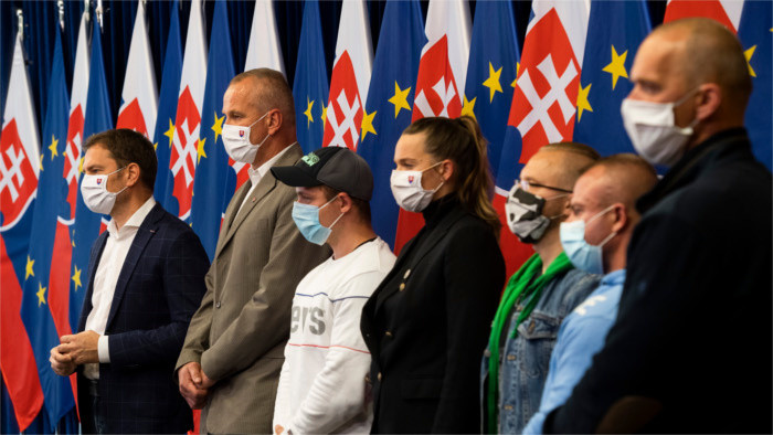 Slovensko zmierňuje opatrenia