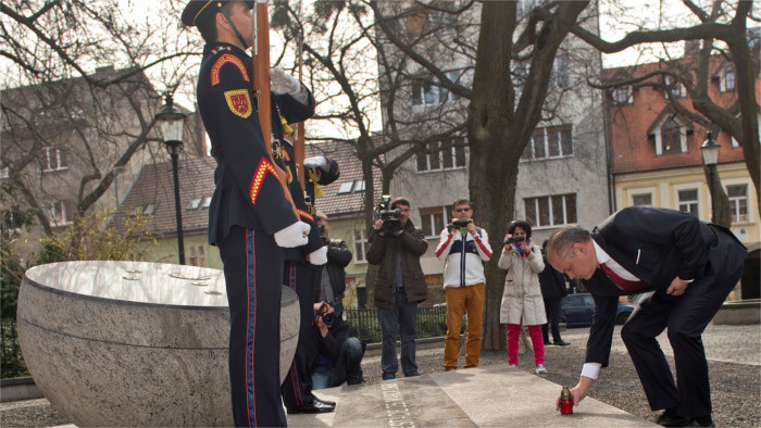 Slovakia commemorates anniversary of 1988 candle demonstration