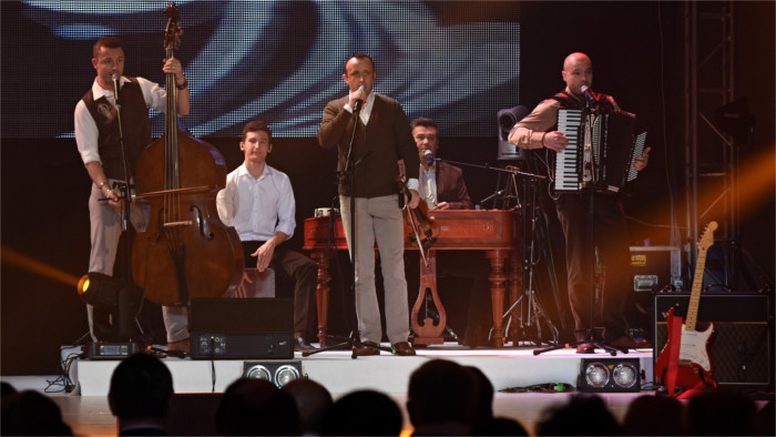 Kam patrí folklór?