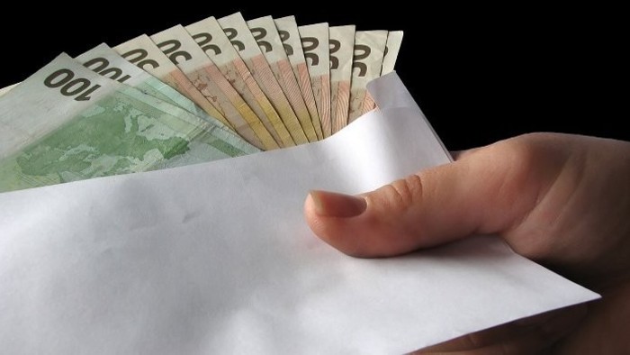 Až 90 percent Slovákov si myslí, že korupcia je v SR rozšírená