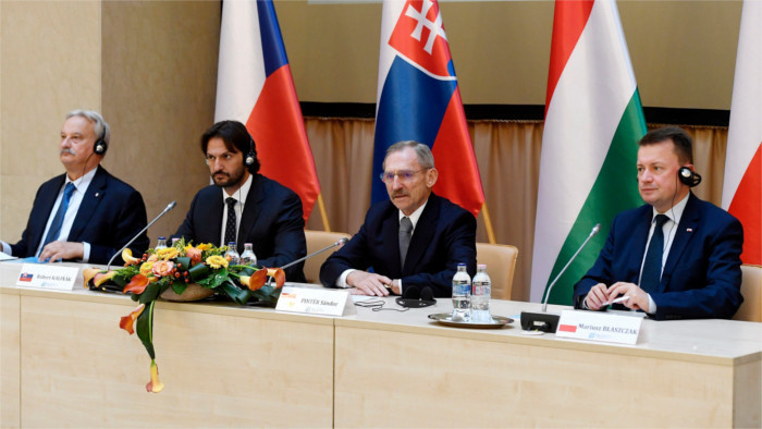 V4 against EC pressure