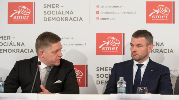 Se reúnen militantes del partido Smer-SD