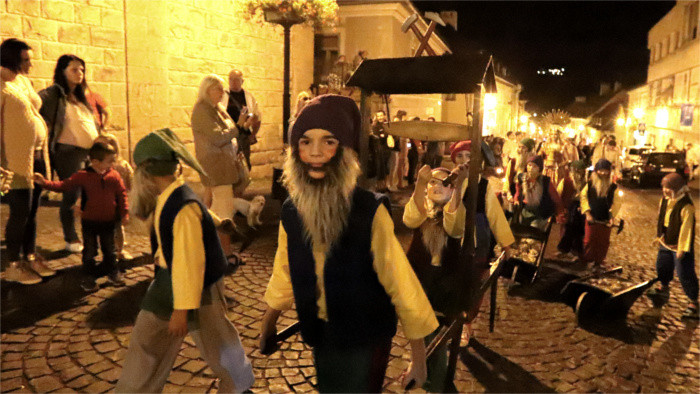 Salamandrový sprievod púta pozornosť zahraničných návštevníkov 