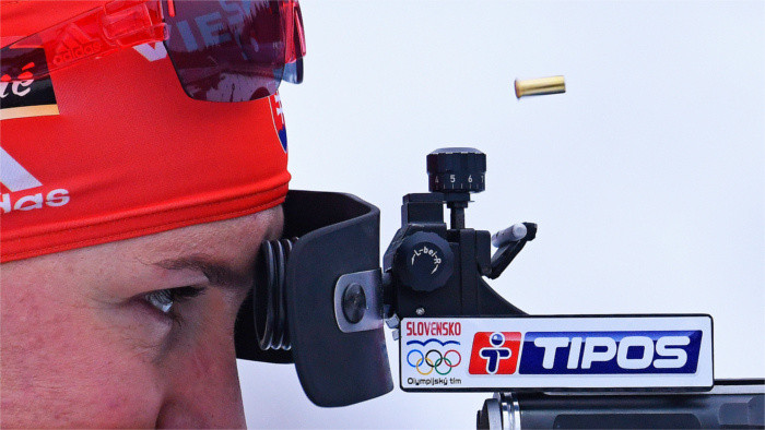 Kuzmina triunfa en el sprint en Holmenkollen