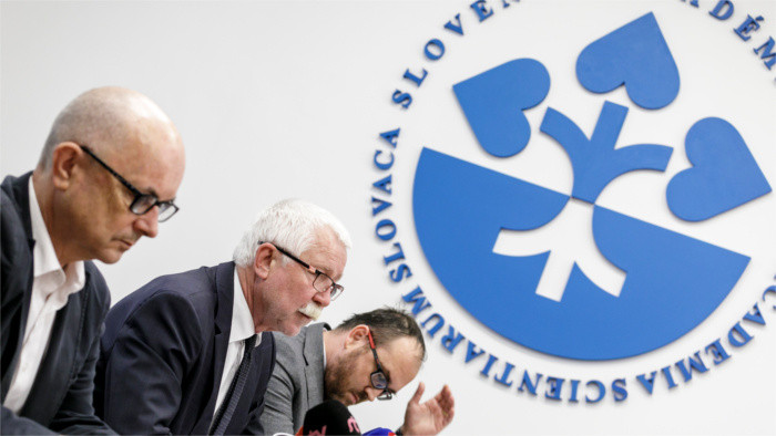 Les scientifiques contre le ministère