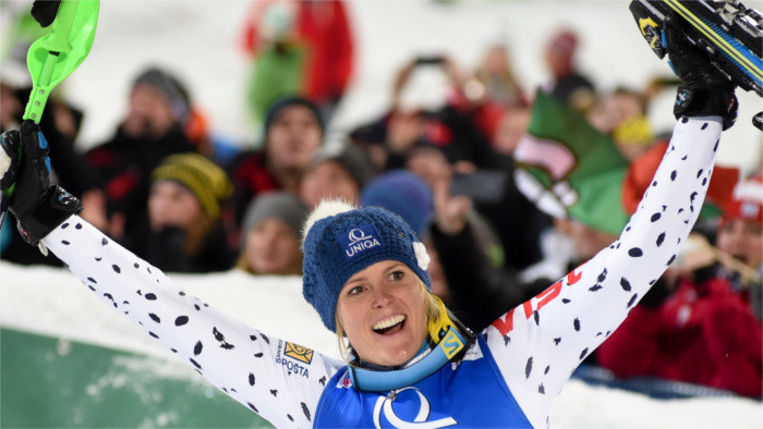 Esquiadora eslovaca Veronika Velez-Zuzulová ganó el eslalón de Flachau