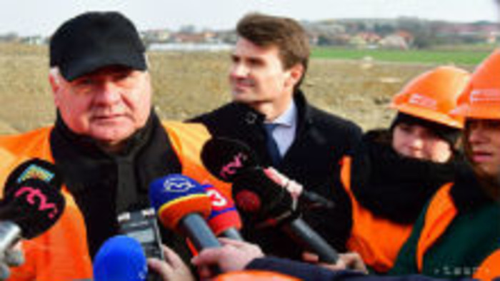 Mikor épül tovább az R7-es?