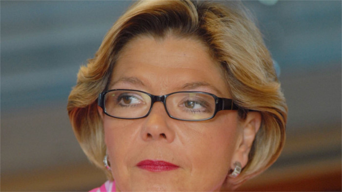 Regina Ovesny-Straka elegida como TOP mujer del comercio eslovaco en 2015