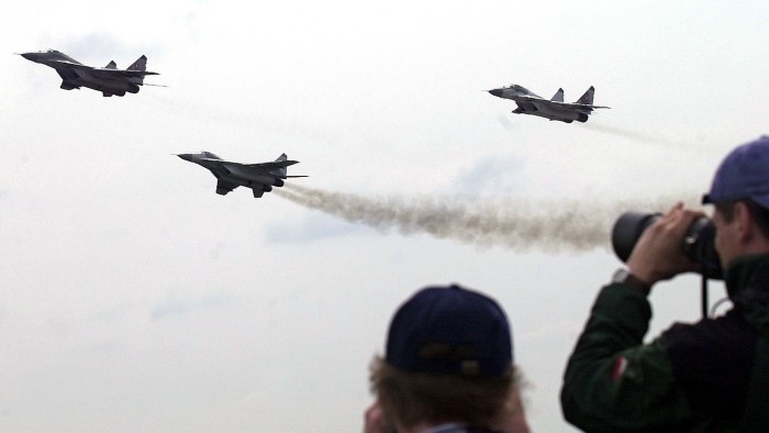 El Gobierno eslovaco ha aprobado la compra de aviones de combate estadounidenses F-16