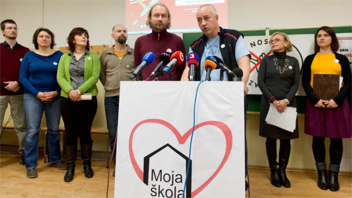 Ministro de Educación afirma que acciones de la Iniciativa de Maestros Eslovacos tiene fines políticos