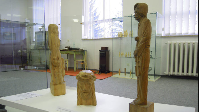 Diela rómskych rezbárov.JPG