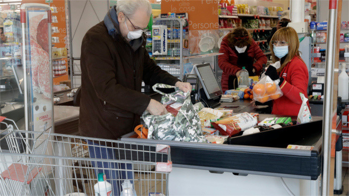 Virus: No reason to panic over possible lack of food in shops 