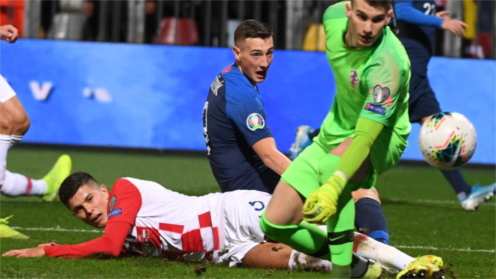 La selección eslovaca de futbol, derrotada en Croacia, podría verse condenada a repesca