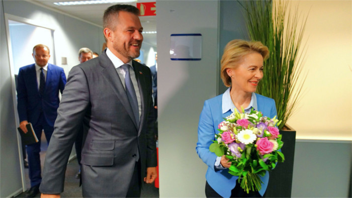 El primer ministro Peter Pellegrini parte rumbo a Bruselas