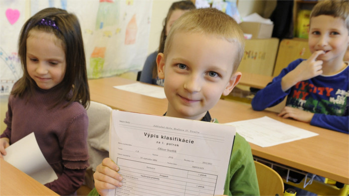 Žiaci dostali polročné hodnotenie 