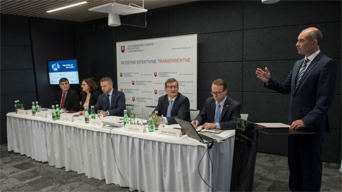 Firman memorando para la creación de Coalición Digital en Eslovaquia