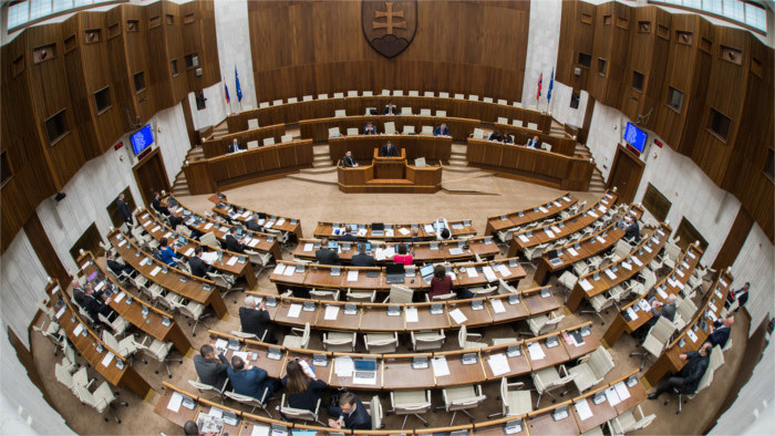 Vote of confidence continues in Slovak Parliament