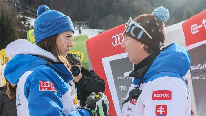 Livio Magoni reste auprès de la skieuse Petra Vlhova