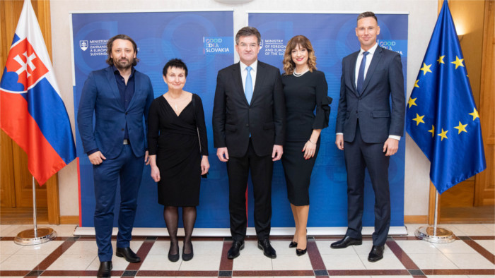 Successful Slovak ex-pats receive awards at home