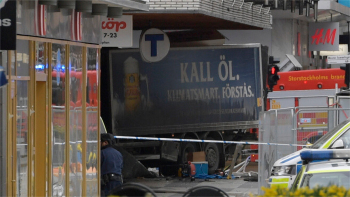 Highest state officials send condolences to Sweden and Egypt