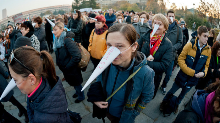 Los maestros protestan frente a la sede del Gobierno eslovaco