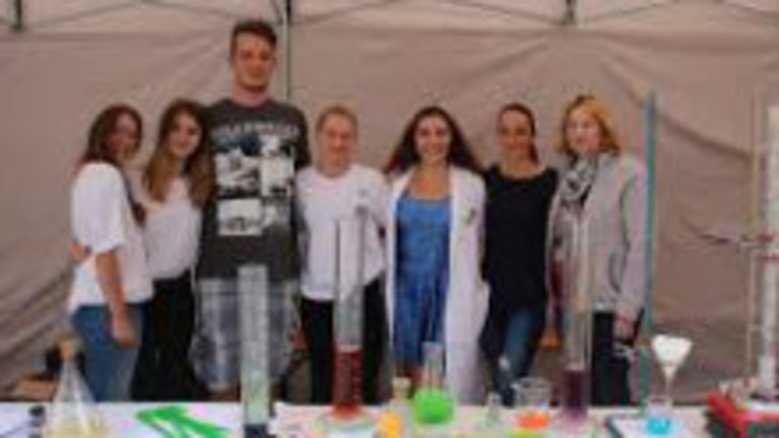 Študenti chemických odborov z SOŠ v Hlohovci praxujú