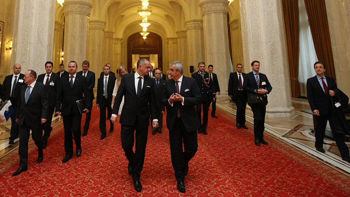 Politicians must bring youth back to Slovakia, says President