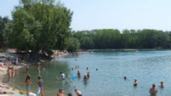 Lesík pri Draždiakoch je terčom vandalov 