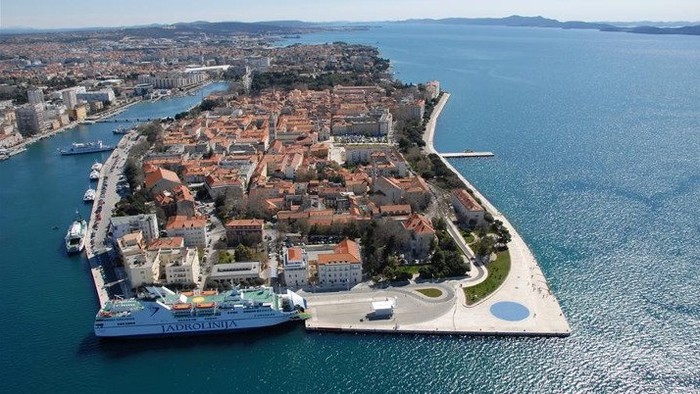 V Zadare počas leta funguje vysunuté konzulárne pracovisko