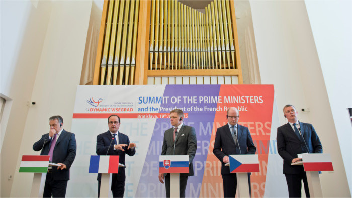 Le président Hollande au sommet du V4