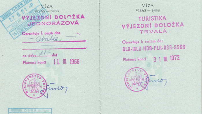 November 89: Ak nepodpíšeš, necestuješ