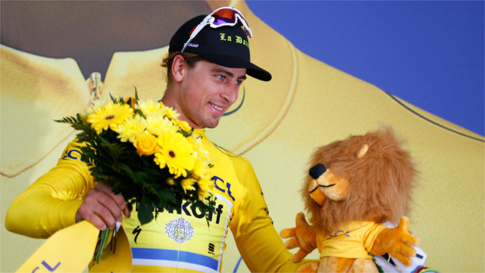 Sagan v žltom drese