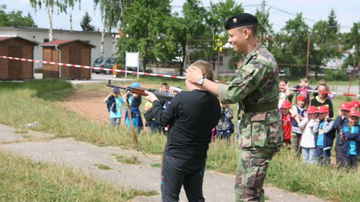 Réactions suite aux exercices militaires de groupes nationalistes slovaques