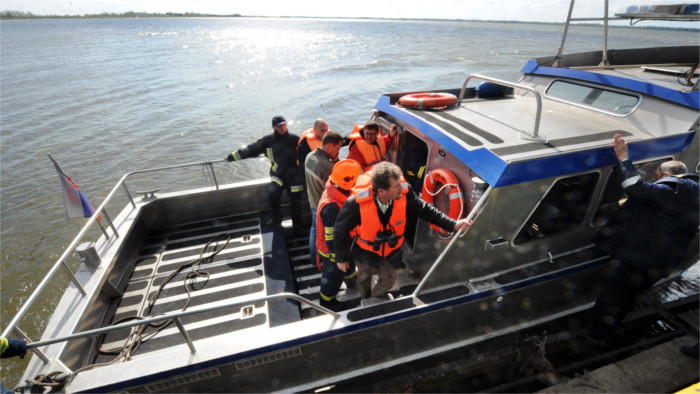 Interior ministry looking to buy ship for fire-fighters