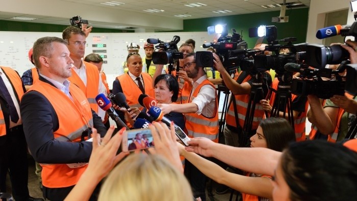 Primer ministro eslovaco realiza visita de inspección a la central nuclear de Mochovce