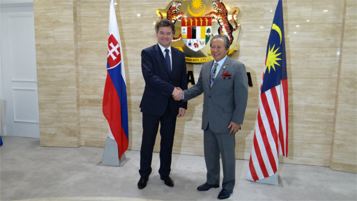 El canciller eslovaco Miroslav Lajcak cumplimenta visita de trabajo a Malasia
