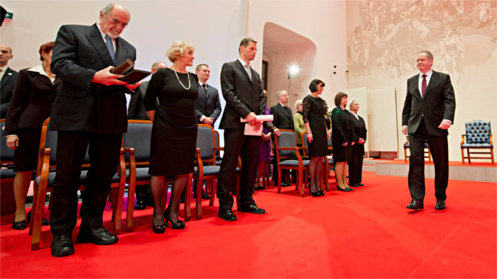 President honours 15 Slovaks
