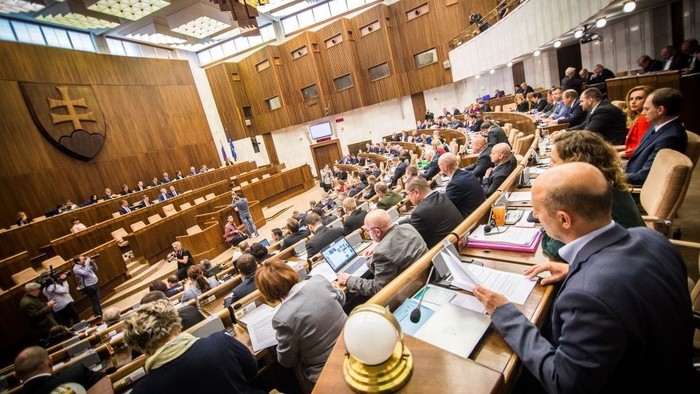 Tisztelettel, tisztelt ház!