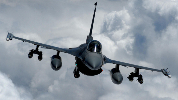 One billion euros for new aircraft